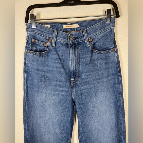 Levi’s Premium Women’s Rib cage Wide Leg Jeans Raw Hem 26 Waist 31” Inseam - Picture 2 of 10